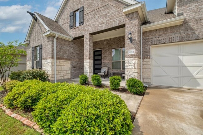 Building Photo - 18012 Leccion Dr
