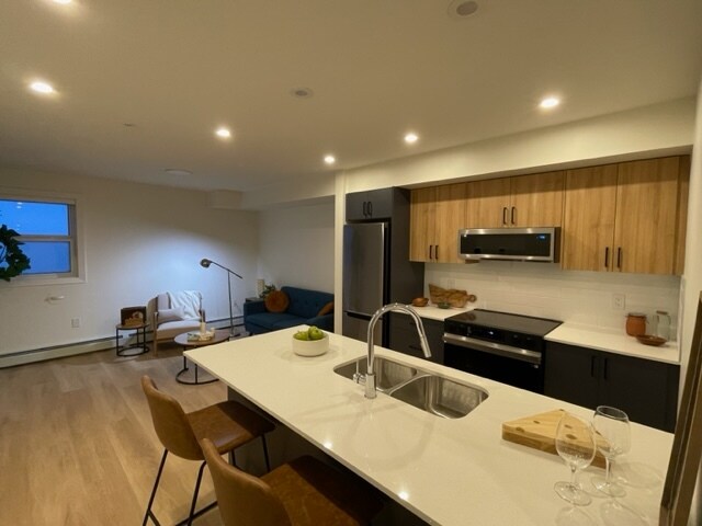 Building Photo - 8615-8108 108 St NW