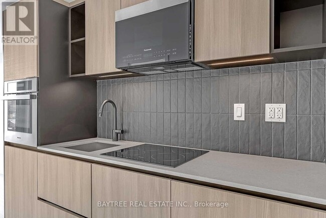 Building Photo - 2 Augusta Ave