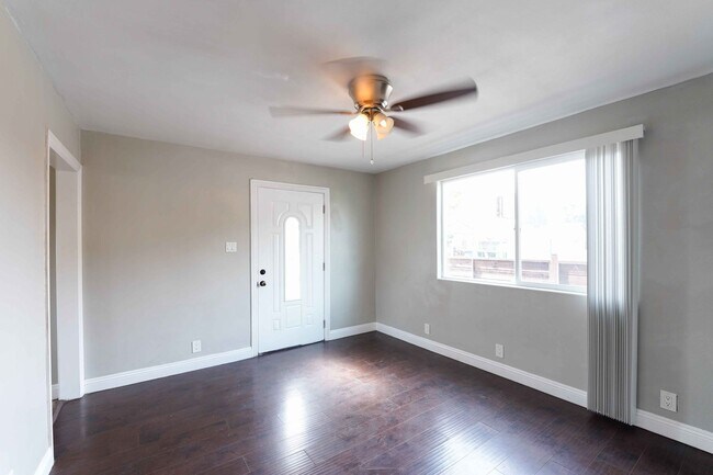 Building Photo - 5610Hoop - L