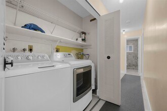 Building Photo - 1284 W 44th Pl
