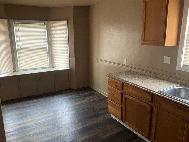 Foto del edificio - 16772 Bramell