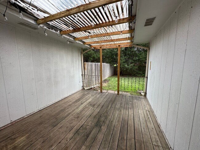 Foto del edificio - Allendale Duplex
