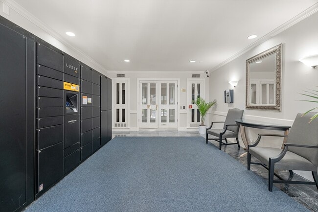 Foto del edificio - 355 N Post Oak Ln