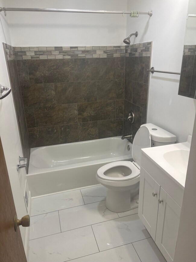 Foto del edificio - 4513 N 65th St