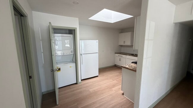 Foto del edificio - 18 E Ridgecrest Dr