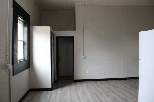 Foto del edificio - 26093 W Mondovi St