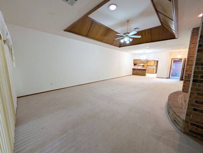 Foto del edificio - Neighborhood w/ all the Amenities