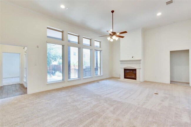 Building Photo - 6112 Empresa Dr