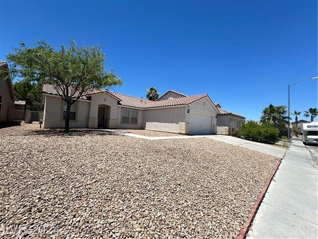 Building Photo - 5623 Artesia Lake Ct