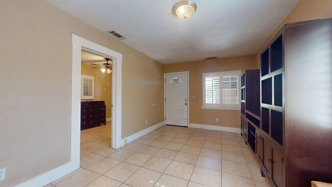Foto del edificio - 4146 E McKenzie Ave