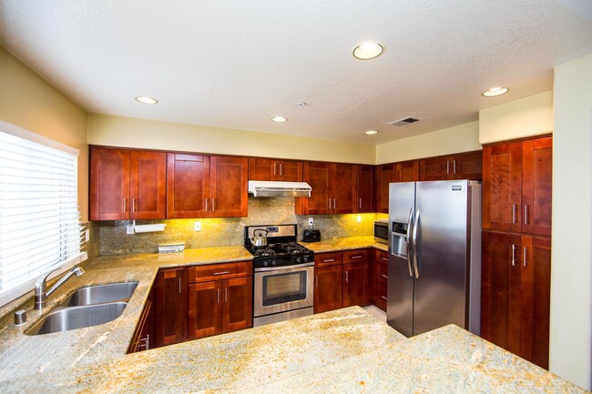 Kitchen - 7607 Hannum Ave