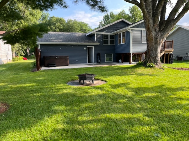 Building Photo - 1507 Andaman St