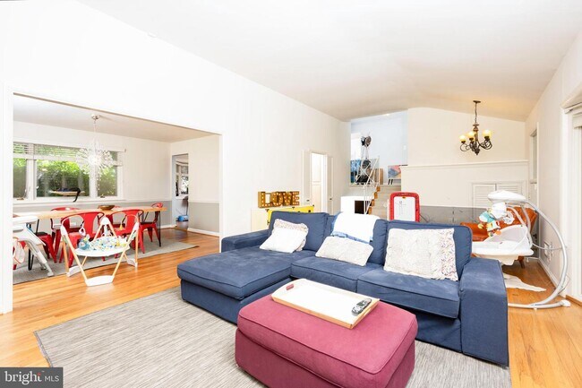 Foto del edificio - 6521 Greentree Rd