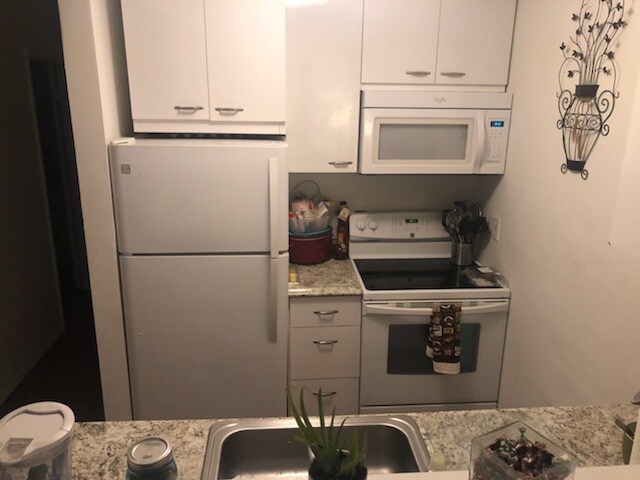 Cocina de galera - 1089 River Rd