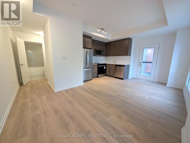 Building Photo - 14-14 Lytham Grn Cir