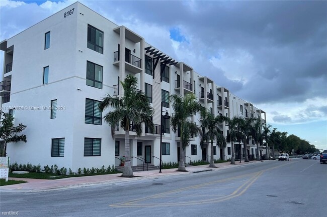 Building Photo - 3 br, 2 bath House - 8167 NW 41st St # E-409