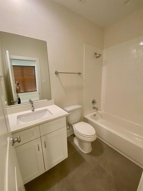 Building Photo - 2614 Bastrop St