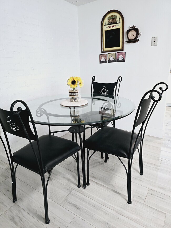 Foto del edificio - 2845 S Highland Dr