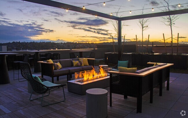 Enjoy beautiful views from our rooftop! - Valdok