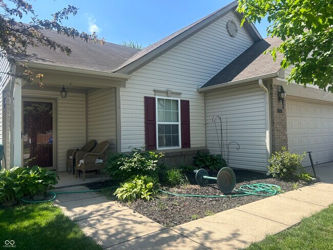 Foto del edificio - 720 Bluff Creek Dr