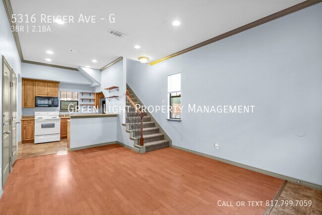 Foto del edificio - 5316 Reiger Ave