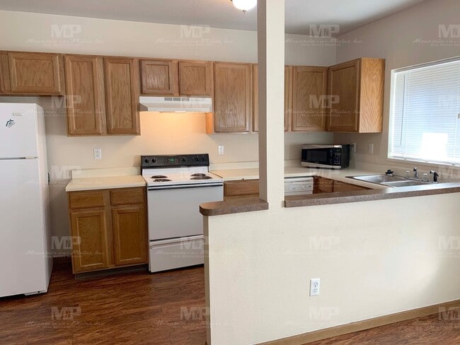 Building Photo - 622 S Loomis Ave