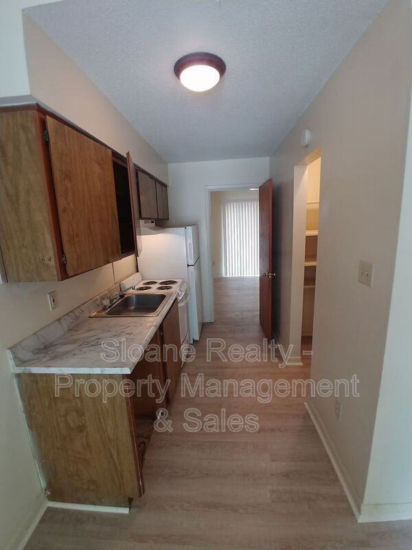 Foto del edificio - 11010-11032 Middleground Rd