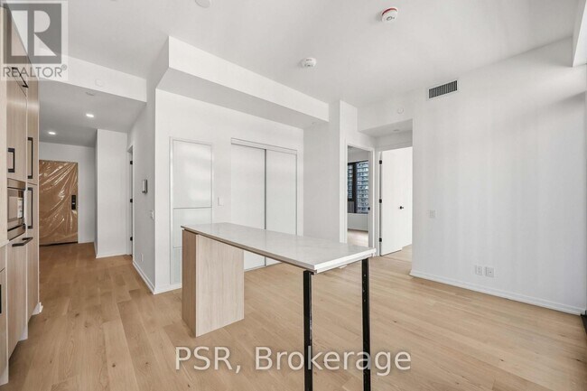 Building Photo - 109 Erskine Ave