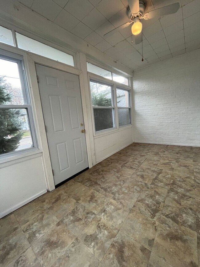 Building Photo - Spacious 3 Bedroom 1 Bath in Aldan