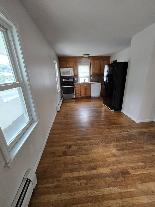 Building Photo - 257 Litchfield St