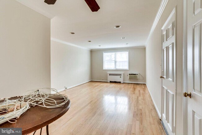 Building Photo - 104 N Trenton St