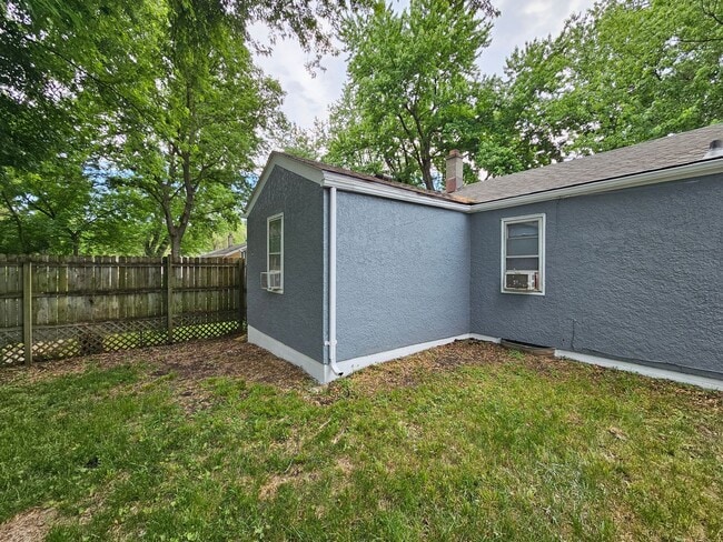 Building Photo - 5315 N 35th St