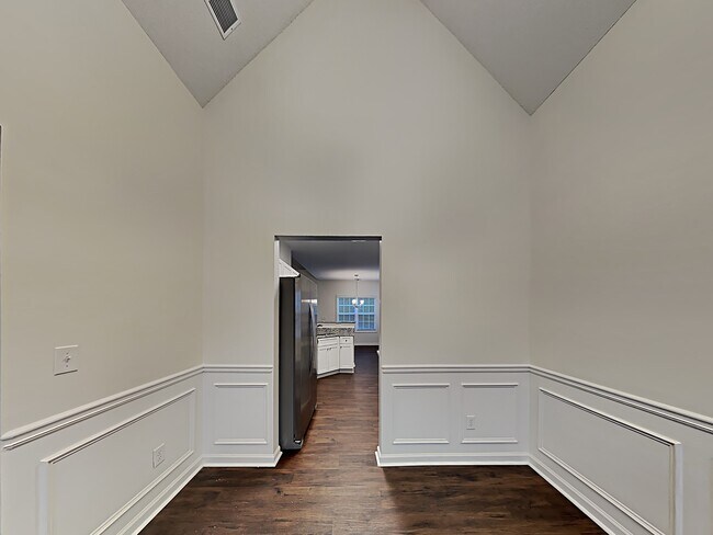 Building Photo - 114 Omega Court