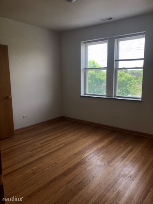 Foto del edificio - 2 br, 1 bath Apartment - 7445 S Phillips Ave