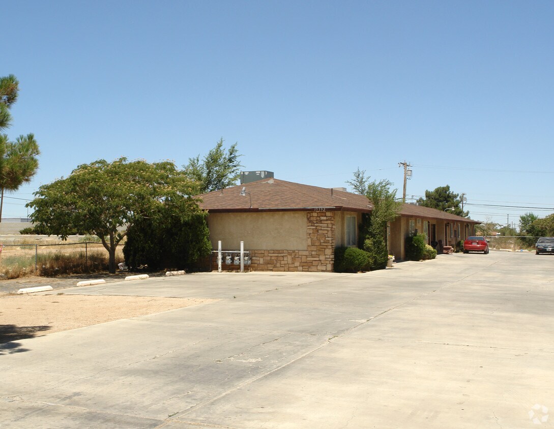 Building Photo - 15392 Bear Valley Rd