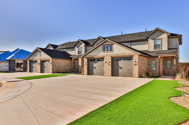 Building Photo - Like-New Modern Townhomes in Cooper ISD!