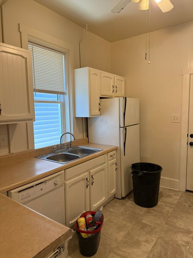 Foto del edificio - 204 E High St