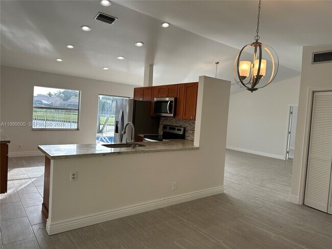 Foto del edificio - 9841 Ridge Creek Rd