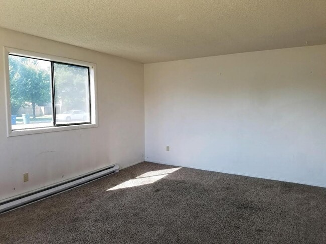 Building Photo - 1519 E 3rd Ave