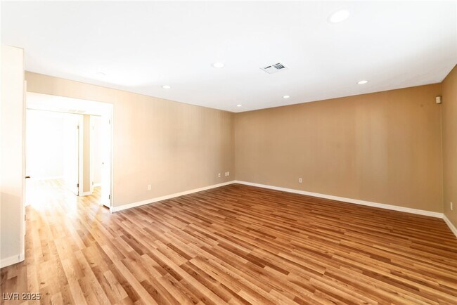 Building Photo - 8410 Eldora Ave