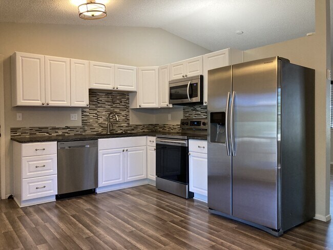 Building Photo - 5480 Descanso Cir W
