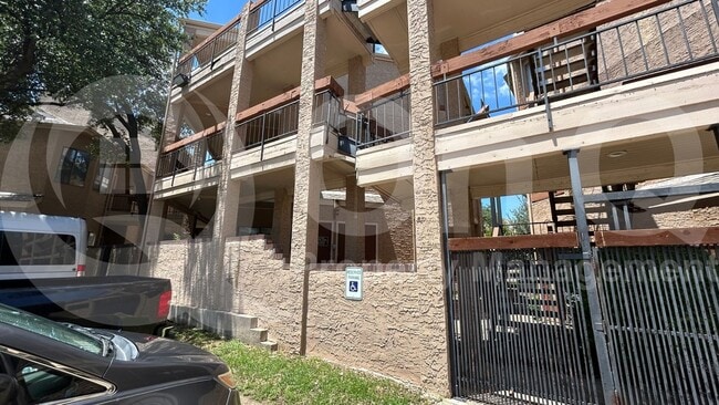 Building Photo - 5550 Spring Valley Rd