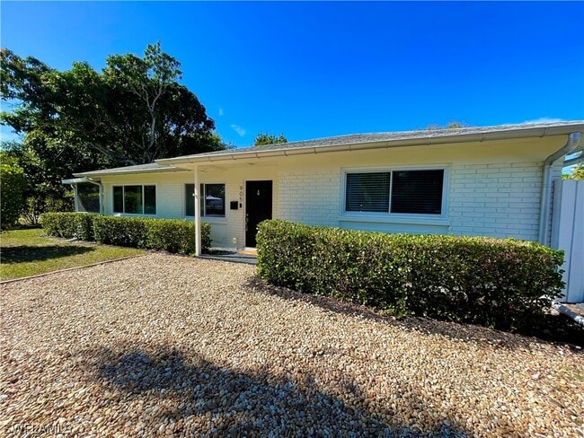 Building Photo - 905 13th St N