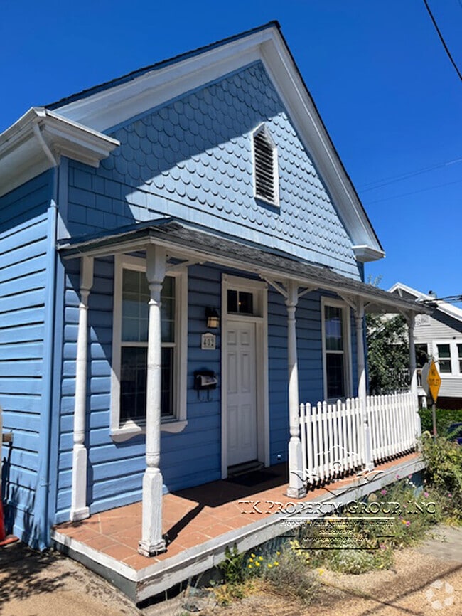 Building Photo - 402 Richardson St