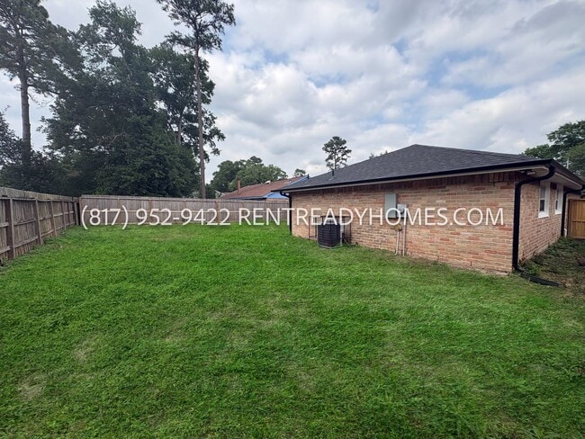 Building Photo - 7810 Birchbark Dr