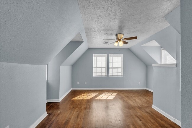 Building Photo - 2314 Eagle St