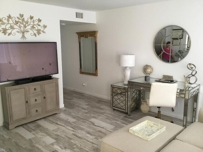 Foto del edificio - 815 Boynton Beach Blvd