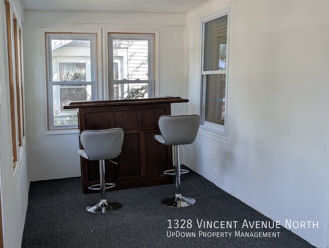 Foto del edificio - 1328 N Vincent Ave