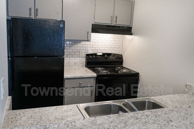 Foto del edificio - 5858 Century Oaks Dr